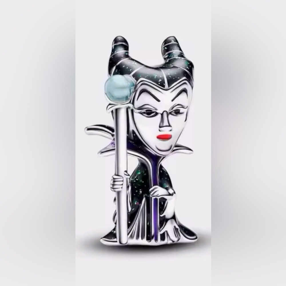 Bracelet Charm Disney’s Villain Maleficent - Picture 2 of 9